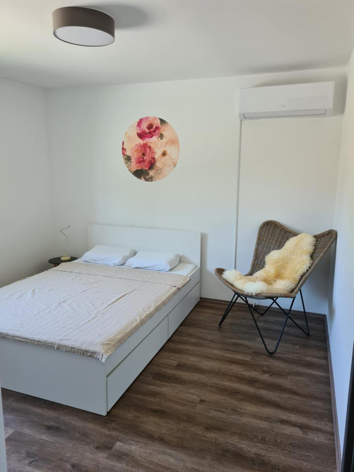 Rooms And Apartments Vili Птуй Экстерьер фото